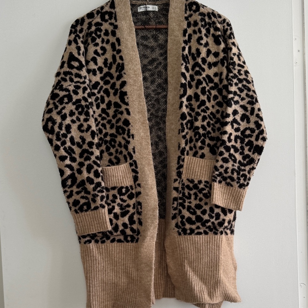 Stradivarius Black and Tan Knit Cardigan